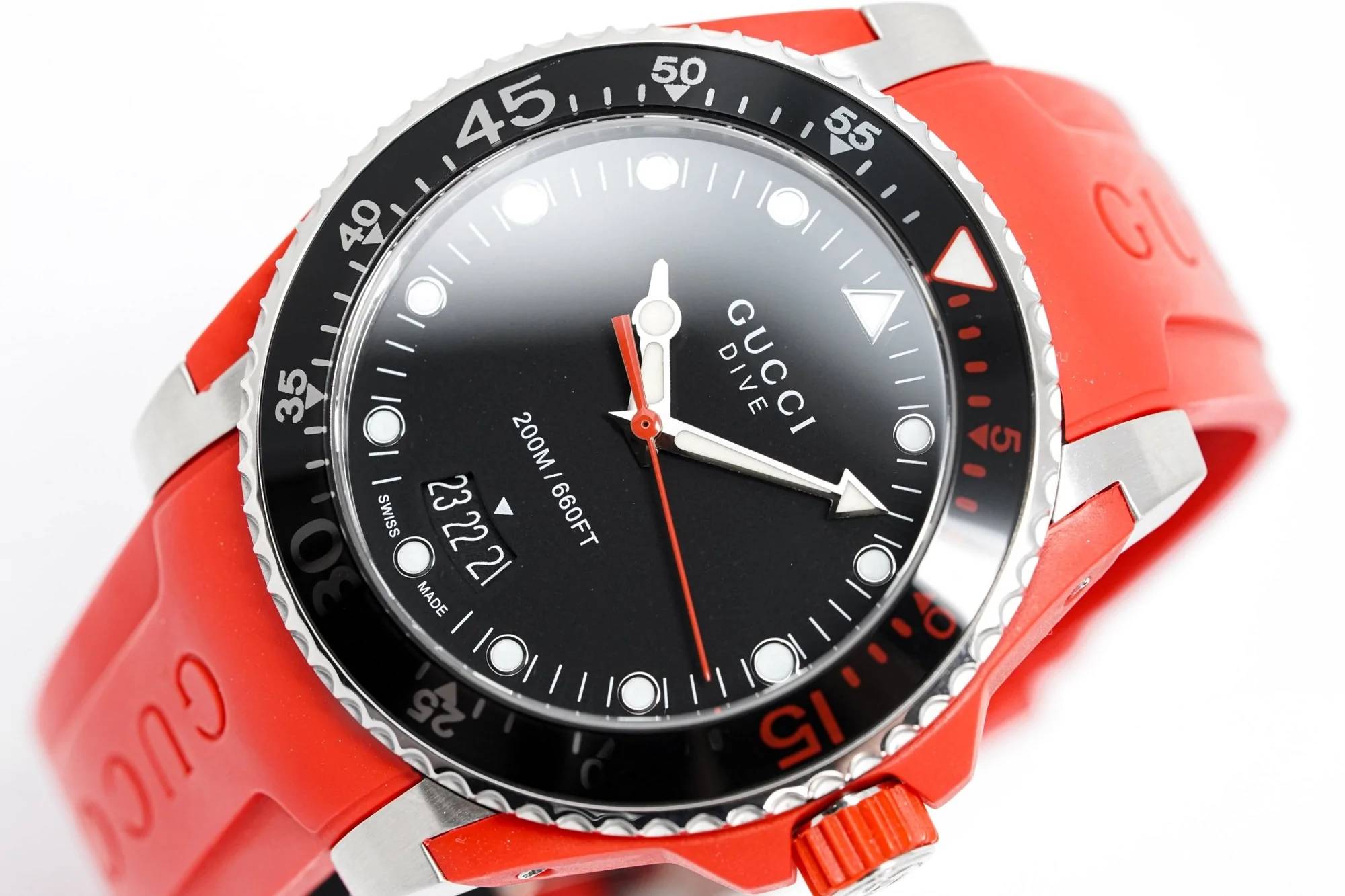 Gucci Reloj de cuarzo de acero inoxidable y goma para hombre 40MM